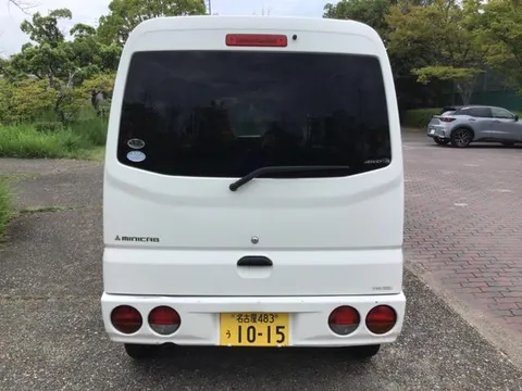 Mitsubishi Minicab Van