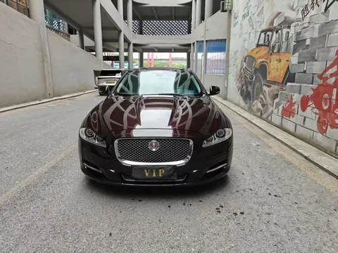 Jaguar XJ
