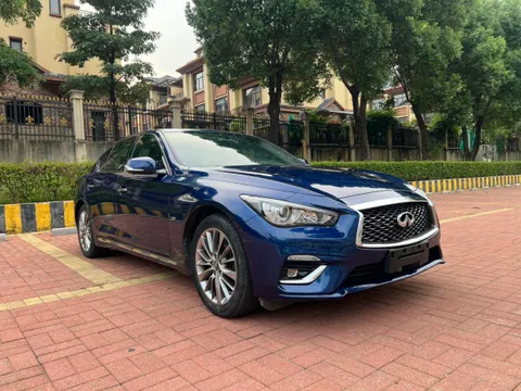 Infiniti Q50L