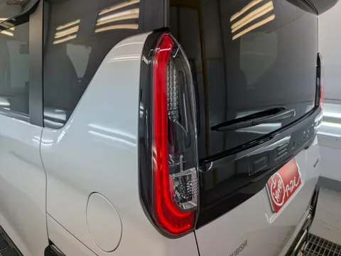 Mitsubishi Delica Mini