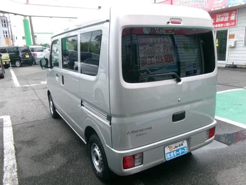 Mitsubishi Minicab Van