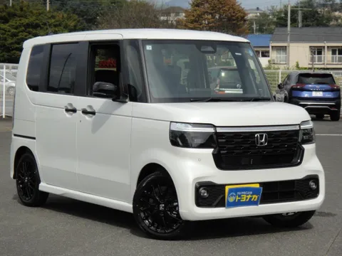 Honda N-BOX Custom