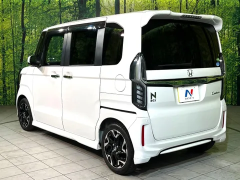 Honda N-BOX Custom