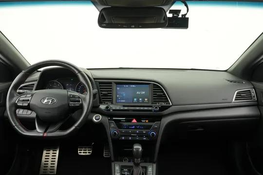 Hyundai Elantra (Avante)