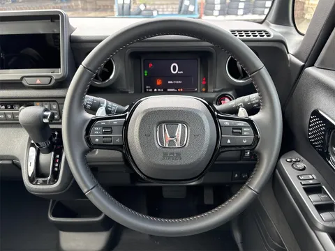 Honda N-BOX Custom