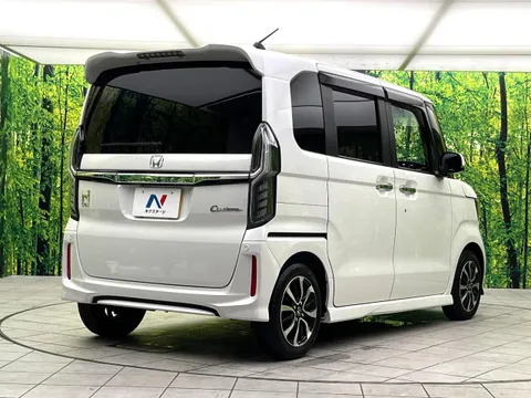 Honda N-BOX Custom