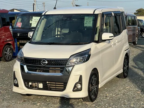 Nissan Dayz Roox