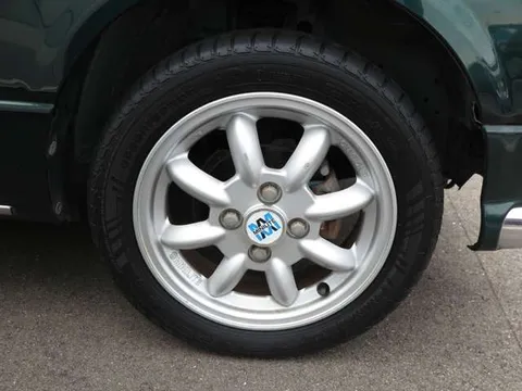 Daihatsu Mira Gino