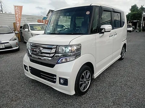 Honda N-BOX Custom