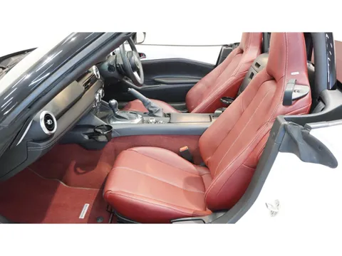 Mazda MX-5 (Roadster)