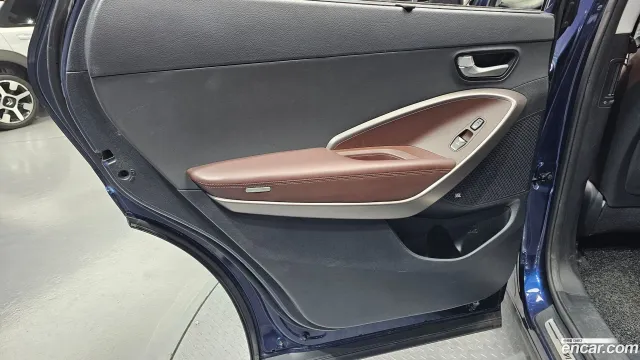 Hyundai Grand Santa Fe (Maxcruz)
