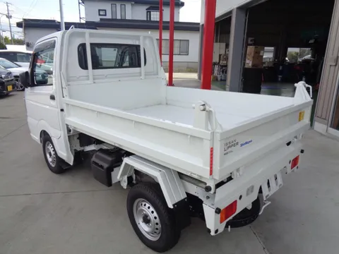 Nissan Clipper Truck