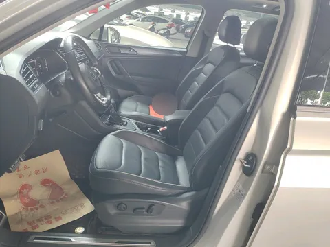 Volkswagen Tiguan L