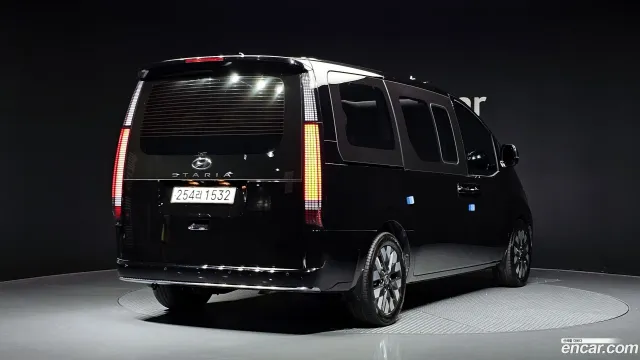 Hyundai Staria