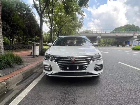 Roewe i5
