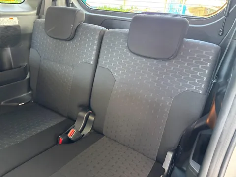 Toyota Pixis Mega