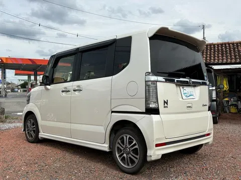 Honda N-BOX Custom
