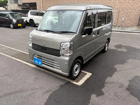 Nissan Clipper Van