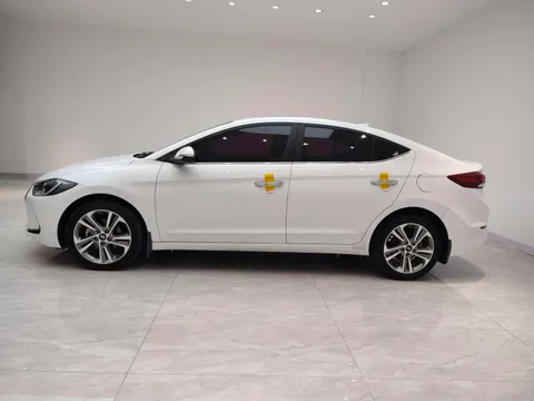 Hyundai Elantra (Avante)
