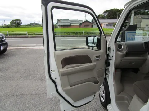 Nissan Clipper Rio