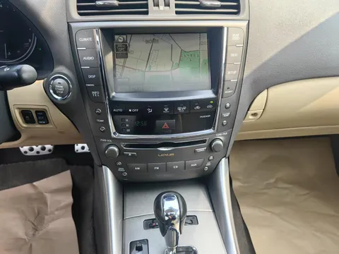 Lexus IS