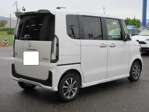 Honda N-BOX Custom