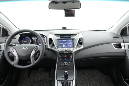 Hyundai Elantra (Avante)