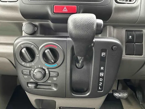 Mitsubishi Minicab Van
