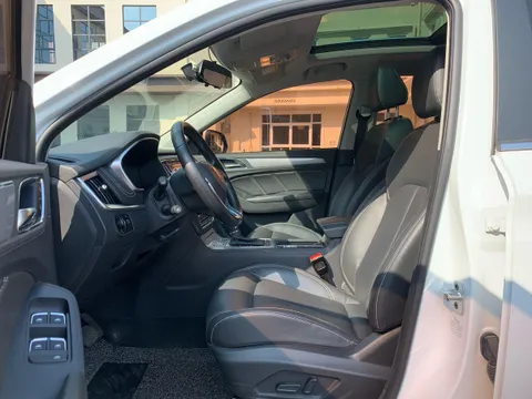 Roewe RX5