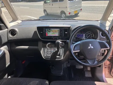 Mitsubishi eK Space