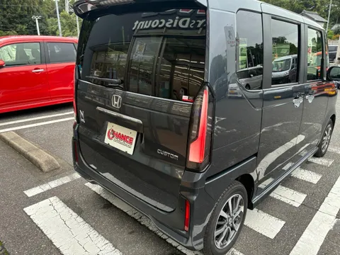 Honda N-BOX Custom
