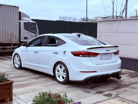 Hyundai Elantra (Avante)