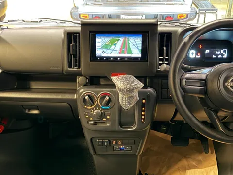 Nissan Clipper Van