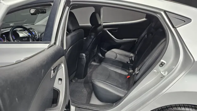 Hyundai Elantra (Avante)