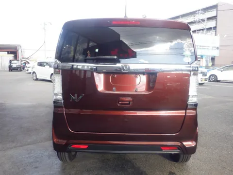 Honda N-BOX Slash