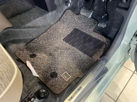 Daihatsu Mira Tocot