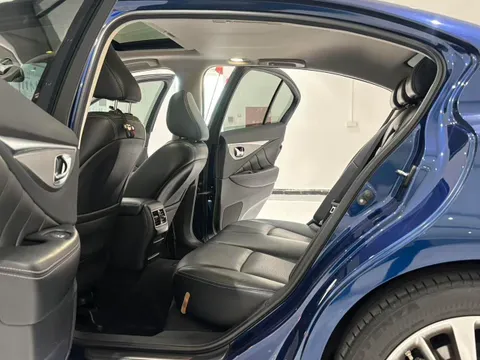 Infiniti Q50L