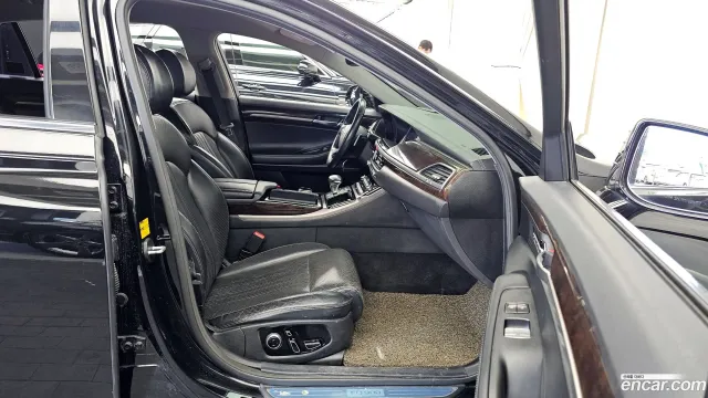 Genesis G90 (EQ900)