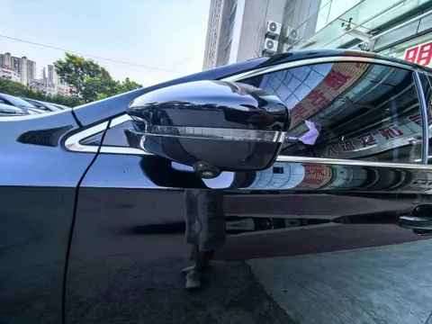Roewe i6