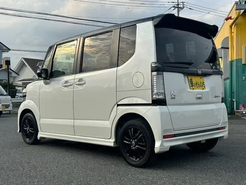 Honda N-BOX Custom