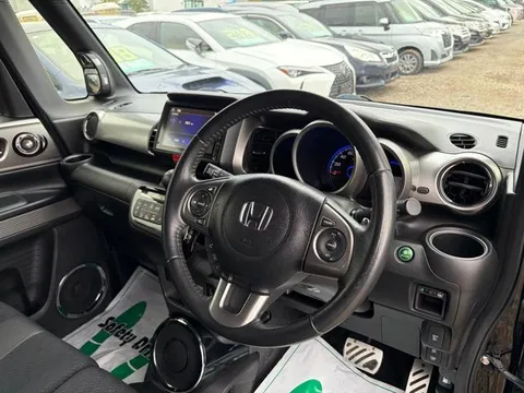 Honda N-BOX Slash