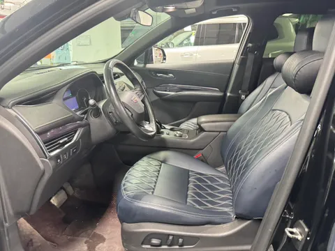 Cadillac XT4