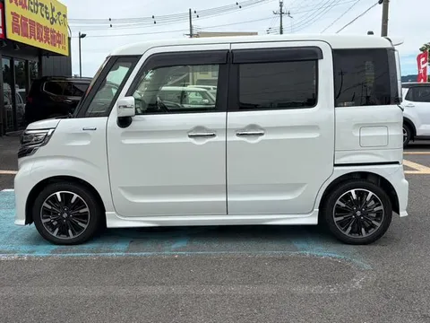Suzuki Spacia Custom