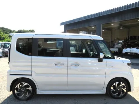 Suzuki Spacia Custom