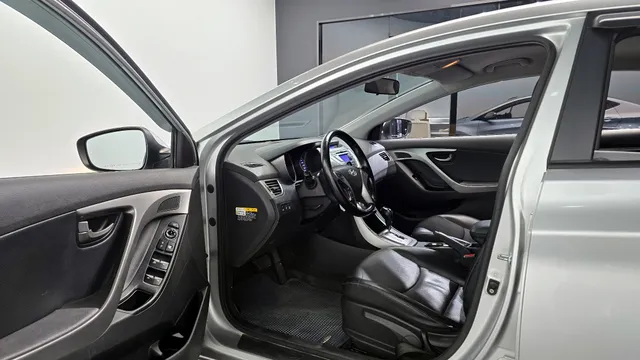 Hyundai Elantra (Avante)