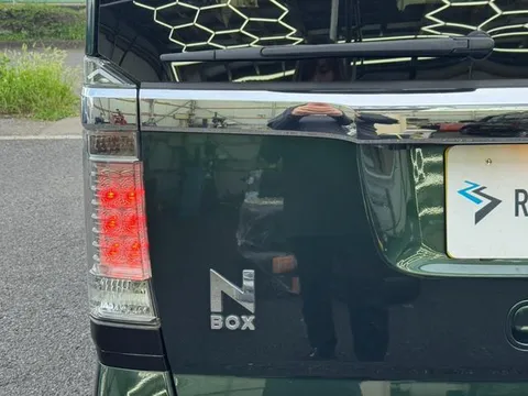 Honda N-BOX Custom