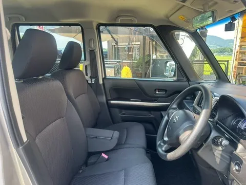 Suzuki Spacia Custom Z