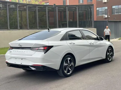 Hyundai Elantra (Avante)