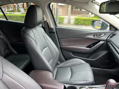 Mazda Axela Sport