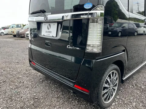 Honda N-BOX Custom